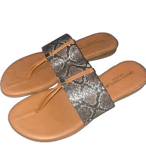 ANDRE ASSOUS Leather Sandals Womens 9 Cushioned Lightweight Tan Designer Spain